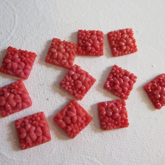 12 Vintage Japanese Floral Celluloid Cabochons, Coral, Jewellery, Crafts - Picture 1 of 6